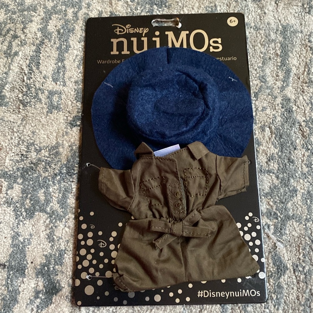 Disney Nuimos outfit